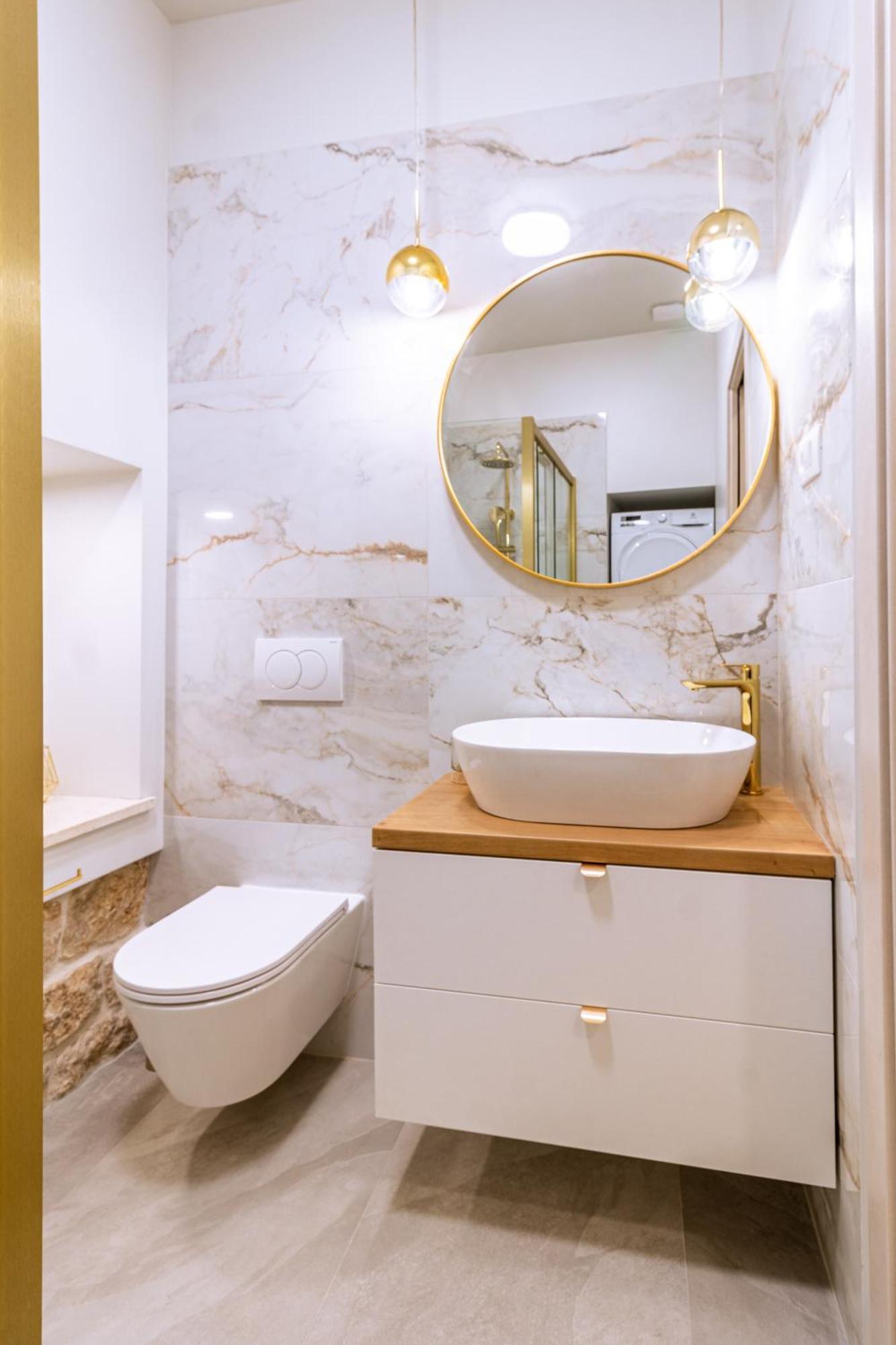 Luxury 2 Bedroom-2 Bathroom Apartment & Studio App With Rooftop Terrace * Split