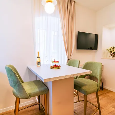 Luxury 2 Bedroom-2 Bathroom Apartment & Studio App With Rooftop Terrace Split Exterior photo