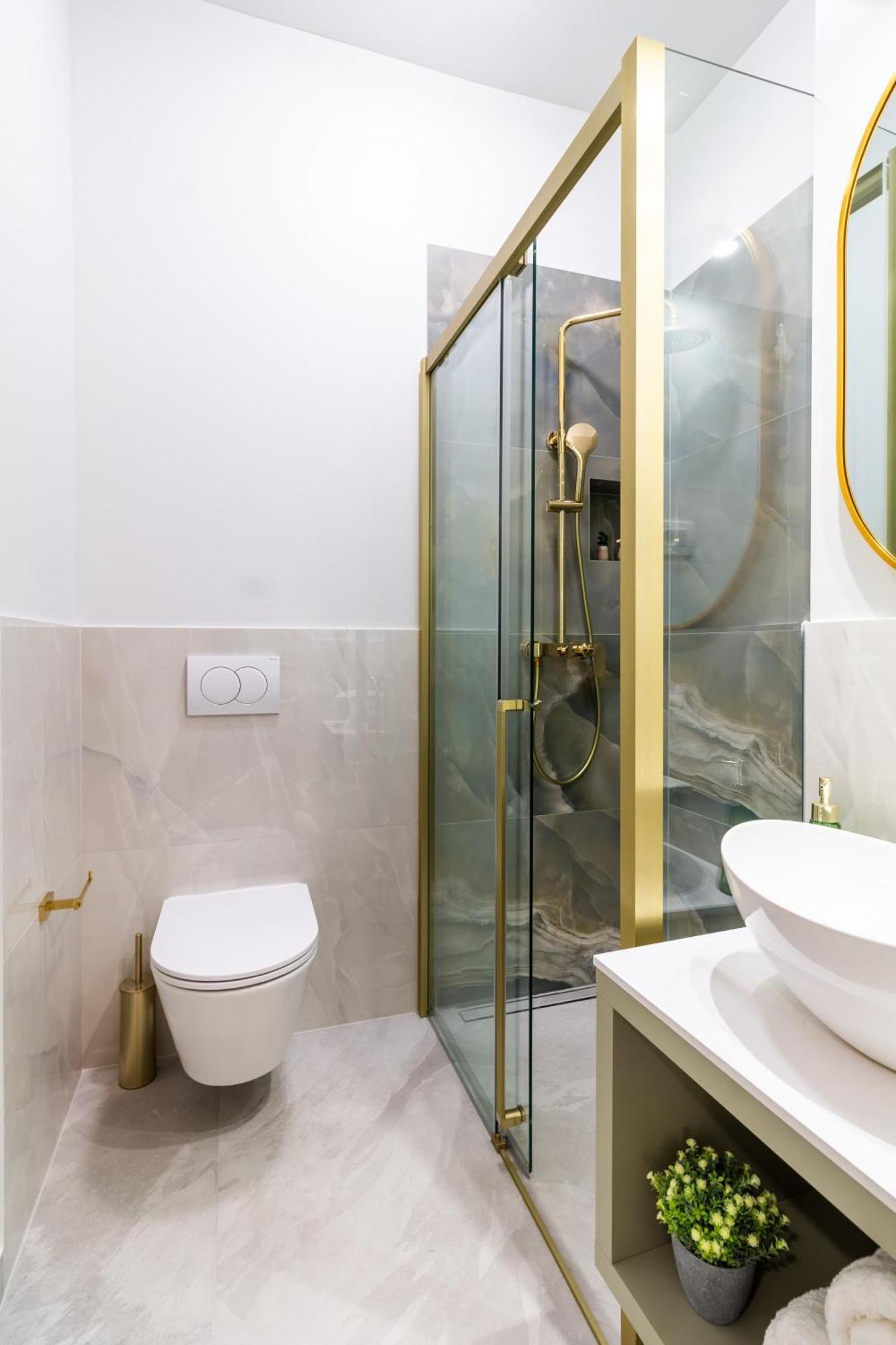 Luxury 2 Bedroom-2 Bathroom Apartment & Studio App With Rooftop Terrace Apartment *